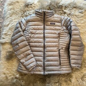 Patagonia women’s down sweater size large.